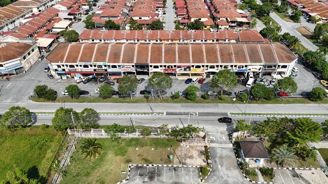 Double Storey Shoplot, Taman Padu Permai, Sg Besar, Selangor 1