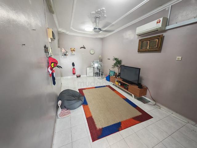 Taman Universiti, Jalan Kebangsaan 1
