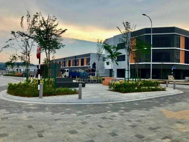 Strategic Location| 3 Storey Corner Shoplot for Rent @ Aspira Square 1