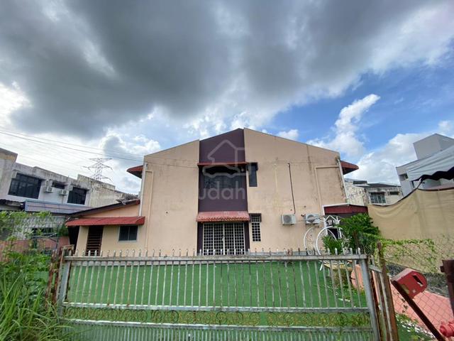 Banglo Tepi Jalan 1