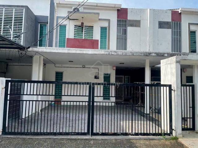 Teres Dua Tingkat Di Bandar Putra Rumah Cantik fully Furnished 1