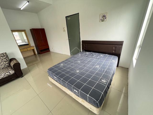 Bilik Master Di Rumah Teres.1min ke bandar Rawang. Warganegara shj 1
