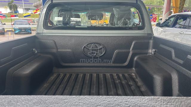 2026 Toyota HILUX 2.4 E REBATE 12K READY STOCK! - 2