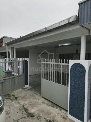 Taman Meranti Kulai Low Cost Single Storey Terrace House Newly repaint 1