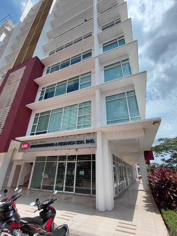 Oasis Square Corner Unit Ara Damansara 1