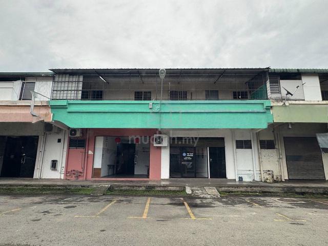 Putera Jaya Shoplot / Ground and First floor unfurnished / Telipok 1