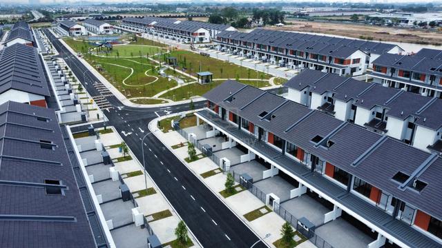 New VP with EV plug. Double Storey linkhouse Casira 3 Sime Darby 1