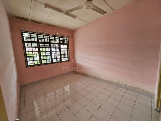 TAMAN Perling single storey terrace house 2