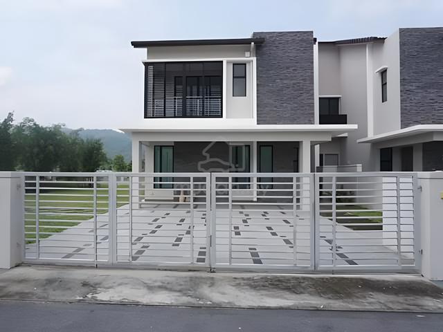 Below Market 40% !!! 30x80 Semi-D Corner Lot With 30 Feet Extra Land 1