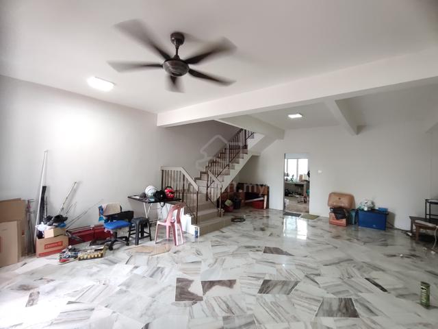MURAH MURAH 4 BILIK 3 TOILET LANDED Taman Saujana Puchong FOR RENT 1