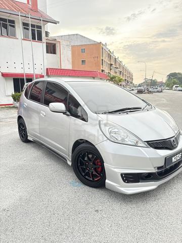 2013 Honda JAZZ 1.5 FACELIFT (A) - 2