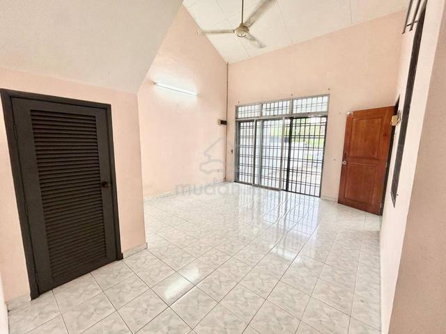Bandar Putra Kulai 1.5 Storey Freehold Full Loan Big Land sale 1