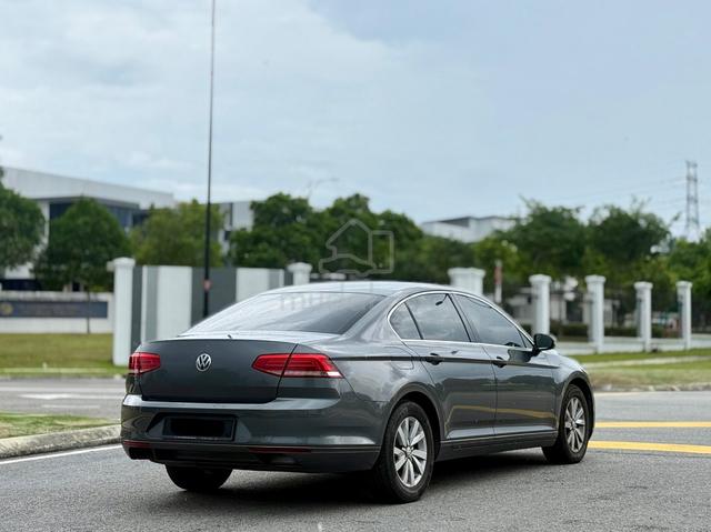 -2018- Volkswagen PASSAT 1.8 TSI TRENDLINE (CKD) - 3