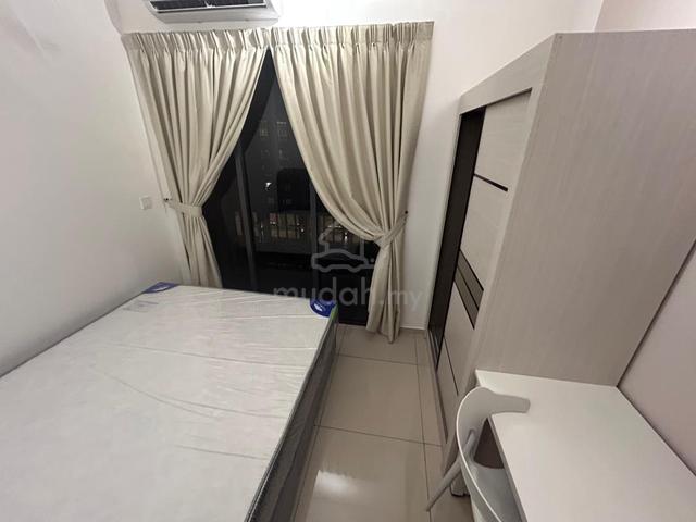One Equine room for Rent, near Aeon, Upm, Mrt, Fully Furnished 1
