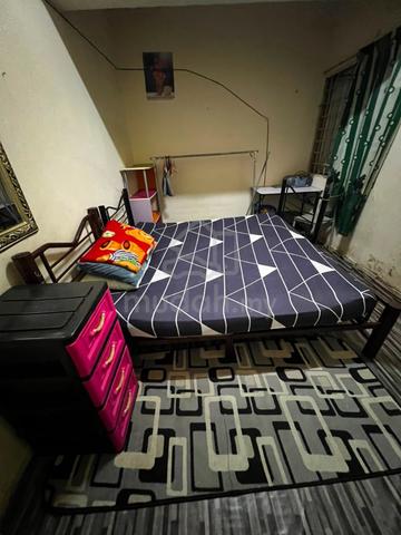 Bilik medium besar untuk disewa Sri pelangi condominium 1