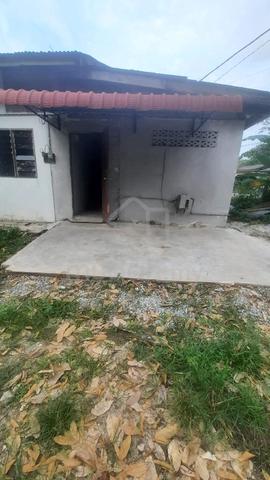 Rumah Kecil Kg Changgai Pasir Puteh 1