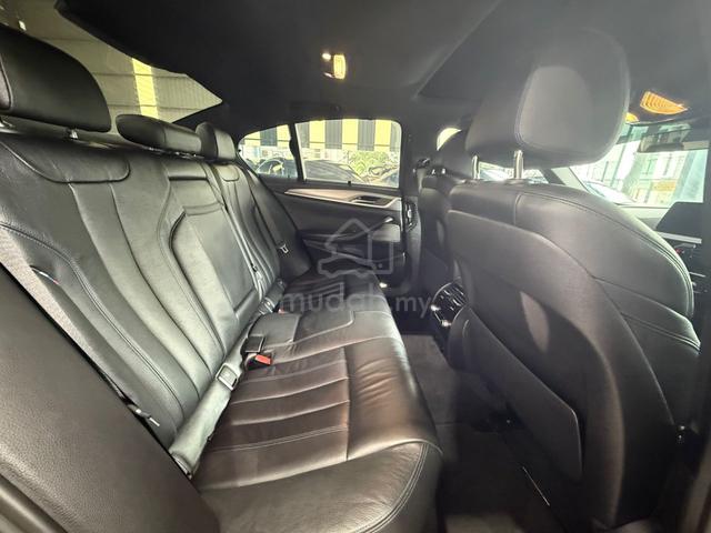 2018 Bmw 530i 2.0 M-SPORT ORI T/TOP CDT WRT 5YRS - 5