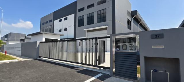 Semi-D factory KIIP Jenjarom Banting  for rent BRAND New unit 1