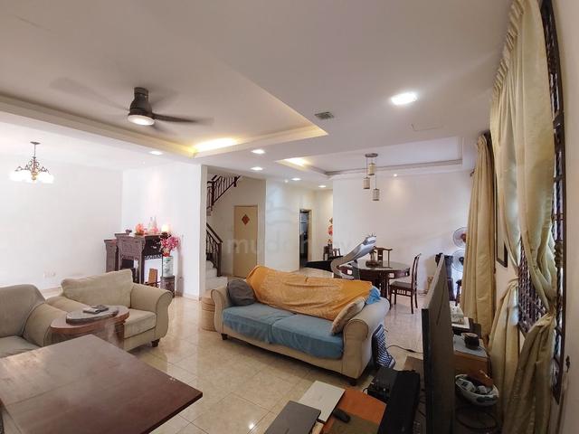 40’ x 90’ RENOVATED Double Storey Semi-D For Sale @ Cheng Setia 1