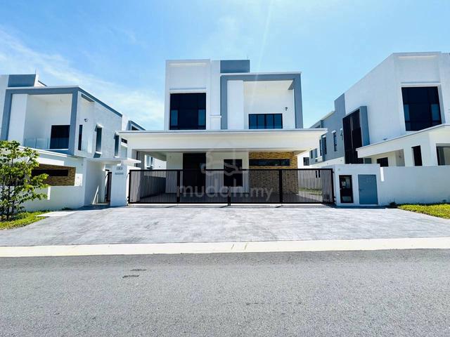 Bungalow House Casa Sutra Setia Alam 1