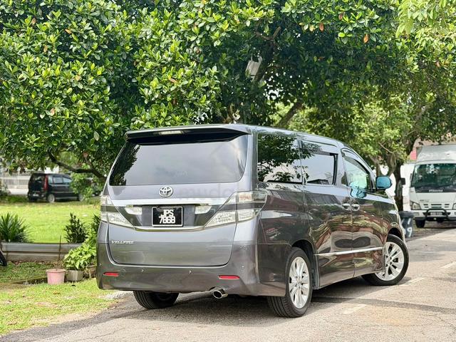 ON THE ROAD 2010 Toyota VELLFIRE 2.4 - 5
