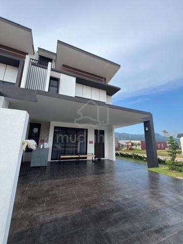 Teres 2 Tingkat, Bandar Ainsdale ~ Sutera ~ Batiq 1