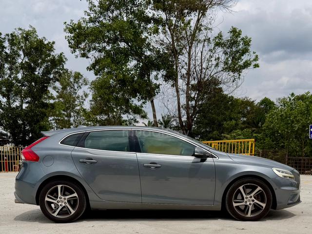 -2017 Volvo V40 2.0 T5 DRIVE FACELIFT (A) FullLoan - 5