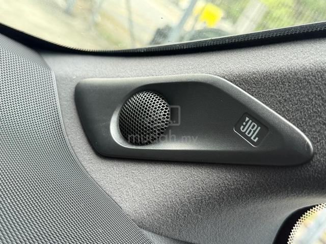 Black Interior / JBL Toyota VELLFIRE 2.4 Z PREMIER - 2