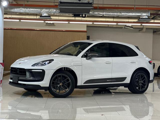 (NEW ARRIVAL + LOW MILEAGES) 2023 Porsche MACAN T - 1