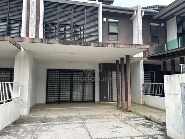 2 Storey for rent 1