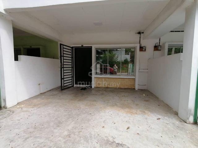 2 Storey House with partially furnished @ Taman Scientex ,Pasir Gudang 1