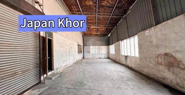 1.5-Storey Semi-Detached Factory Warehouse for Sale – at Perai 1