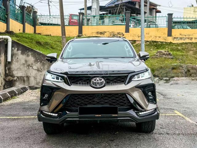 Toyota FORTUNER 2.7 SRZ 4X4 GR Bodykit 7Seater 2.4 - 3
