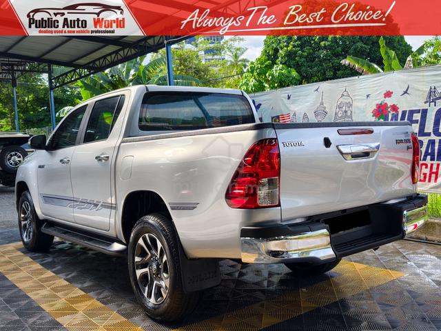 Toyota HILUX 2.4 G (A) 4X4 DUAL CAB E.SEAT WARANTY - 2