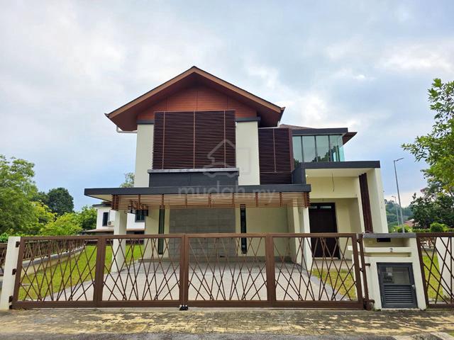 Corner Lot 2 Storey Bungalow Danau Suria Presint 16 Putrajaya 1