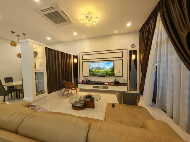 GUARDED & HIGH END 2.5 Storey Terrace 8 Residence Ujong Pasir Semabok 1