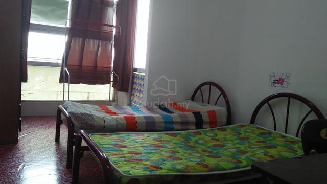 Female Room for Rent at Jalan Haji Taha 1