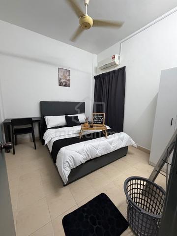 Middle Room Klang - Premium Coliving Klang 1