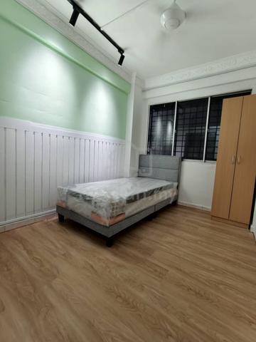 Bilik lelaki Level 1 medium Room pangsapuri Putra Harmoni Presint 9. 1