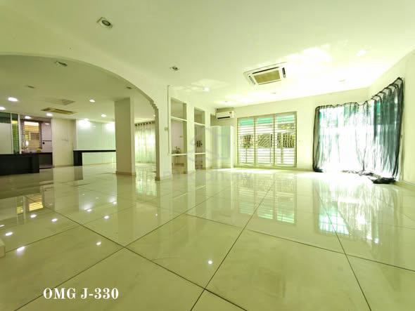 Bandar Bukit Tinggi 2 Klang Double Storey Semi-D Endlot Unit 1