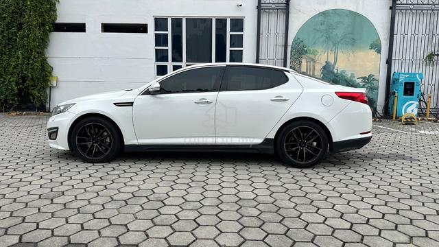 2012 Kia OPTIMA 2.0 K5 (A) Siap Tukar Nama - 4