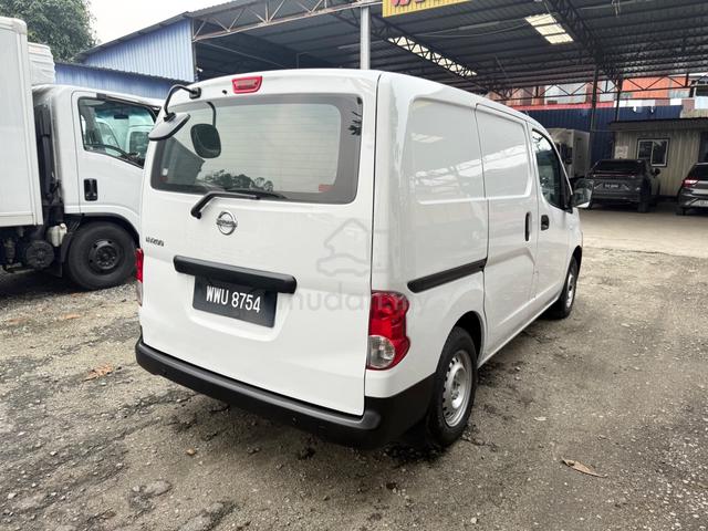 2012 Nissan NV200 Panel Van Tip Top Condition - photo 2 of 6
