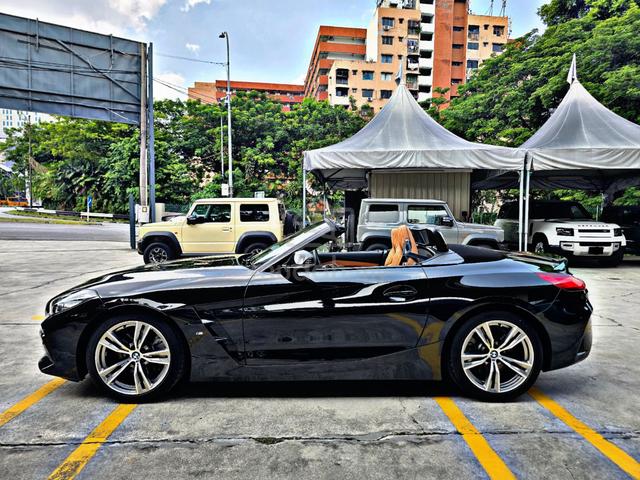 2023 BMW Z4 sDRIVE20i M Sport Brown Interior 5A - 1
