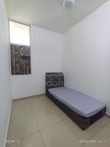 Room for rent in Bangi Avenue | Single male | Private room  1