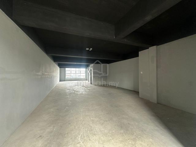 Pine Square Intermediate 1st Floor FOR RENT 1