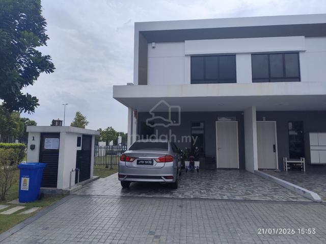 2 Storey Terrace House - Eco Santuari 1