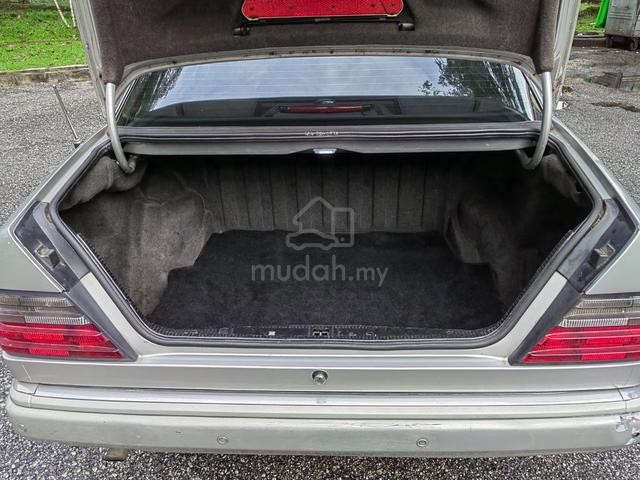 1995 Mercedes Benz 220E 2.2 W124 (A) - 2