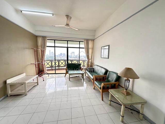 Costa Mahkota 1