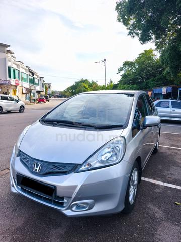 2014 Honda JAZZ 1.5 (A)low mileage 86k servicebook - 3