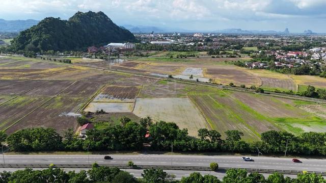 Tanah Tepi Highway Changlun - Kuala Perlis, Mukim Utan Aji 1